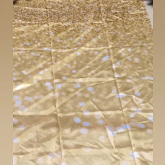 Decorative backdrop cloth with the design shown will come unopened (4E) - Picture 16 of 16